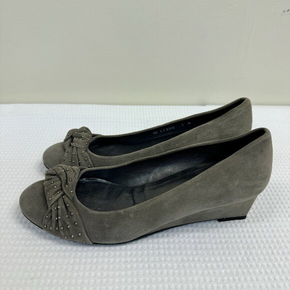 Stuart Weitzman Dotsun Suede Pump Wedge Heel Shoes Size 7M Knot Studded - Picture 1 of 6